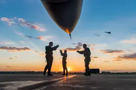 中美俄战机数量对比：美国13200架，俄罗斯3800架，中国是多少？图片