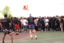 盘点全美野球场的炸裂瞬间 艾特你的软蛋兄弟来看#扣篮图片