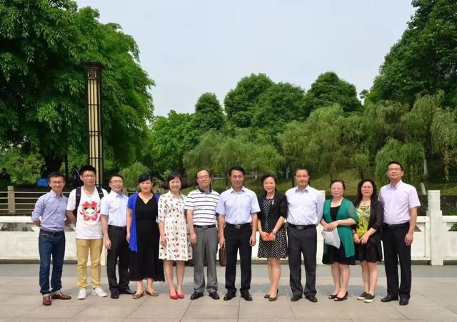 挟万里涛，翻千重浪！@2023届高考生，西南政法大学——候君至、等风来！