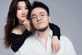 北京美女王博谷：嫁小7岁演员巴图，婚后生两子，风光背后是辛酸图片