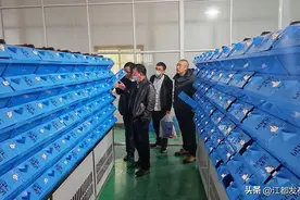 明年提前一个月上市！江都小龙虾基地工厂化育苗超百万尾图片