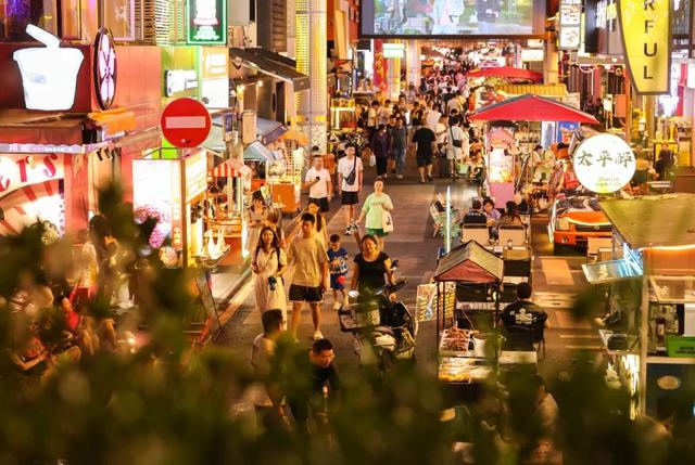贵阳太平路，越夜越精彩！