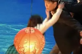 杨颖离开黄晓明后，接新剧再曝用替身，其职业素养下限再度被刷新图片