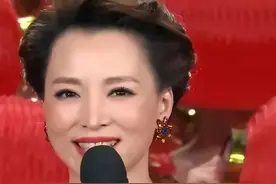 事实证明，备受瞩目的“央视一姐”董卿，已经走上另一条大道图片