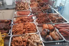 2015年河南男子掉入滚烫油锅，全身皮肤被炸熟，妻：割我的皮救他图片