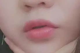 女生注意了！以下这几个习惯会让你的嘴唇越来越丑图片