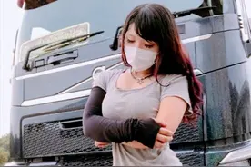 网红货车司机被大量封号后续：过往视频被扒，卡嫂黑丝短裙辣眼！图片