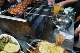 网红烧烤火了！健康也该重视了！老人、小孩谨慎食用烧烤！图片