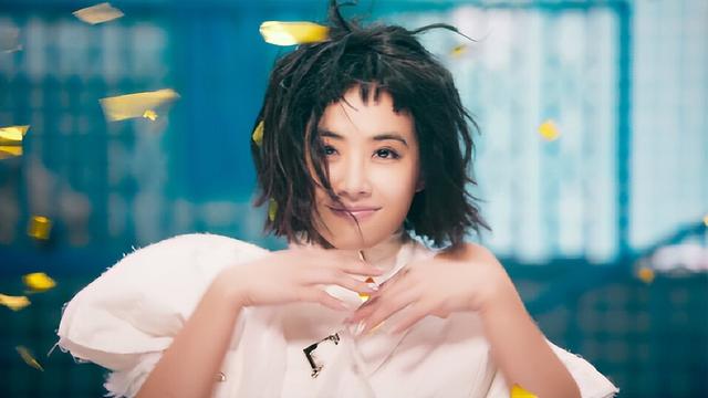 恋爱百分百蔡依林mp3原唱mtv 从"最烂歌手"到"唱跳天后",蔡依林的成名
