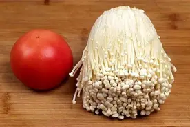 1个西红柿，1把金针菇，我家一周吃5次，上桌就抢吃光，真下饭图片