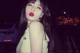 性感女神泫雅，晒出分手后第一条动态，网友：身材好辣图片