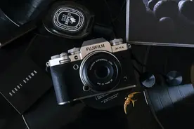 富士X-T5正式发布！搭载4020万像素CMOS传感器，11990元起图片