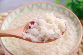 自制米酒，原来如此简单，1斤糯米出3斤酒，甘甜清香味道浓郁图片