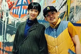 50岁黄子佼喜得爱女，妻子水中分娩诞下宝宝，女儿五官像爸爸图片