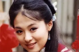 别再乱动脸上的痣了，如果你脸上这4个部位有痣，到老都优雅图片