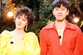 张杰送郁可唯《快女》号牌掀回忆杀，如今超女、快女谁混出头了？图片