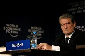 阿尔巴尼亚：曾经的欧洲社会主义明灯，是如何自己“作”死的？图片