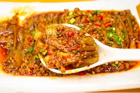 茄子配什么菜最好吃？分享4种不同做法，鲜香美味，天天吃不腻图片