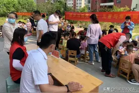 新时代文明实践｜粽情端午送关爱 情暖社区邻里亲图片