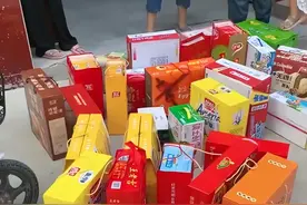 河南妈妈连生4个女儿被人看不起，如今扬眉吐气，回娘家让人羡慕图片