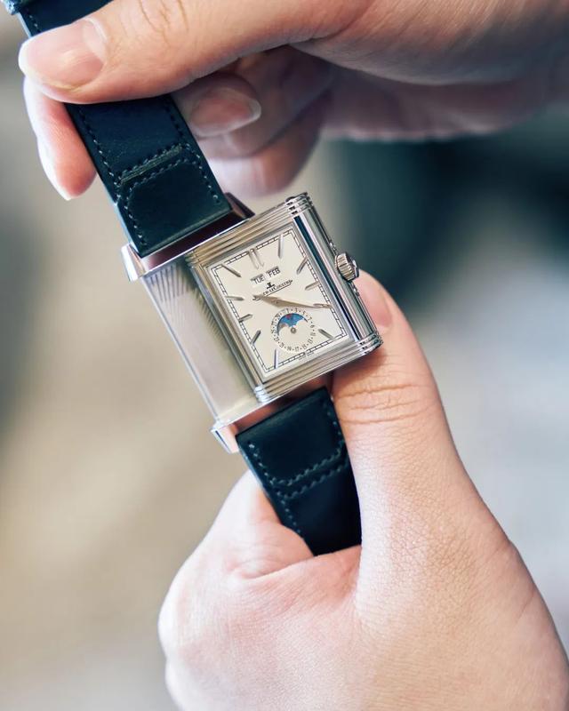 ���ҷ�ת�ļ�ֵ�����