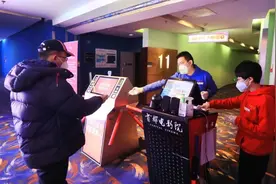 电影院，步履不停图片