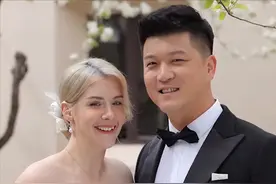 美国媳妇嫁辽宁鞍山19年，一口纯正东北话，在网上教人做中国菜肴图片