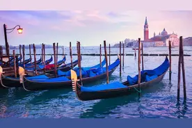 五年级课文《威尼斯的小艇》，充满异域风情，动静结合的效果拉满图片