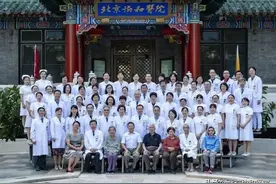 主任话科史 | 风湿免疫科主任曾小峰：胸怀天下，立己达人图片