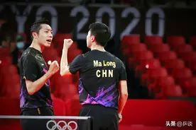 许昕当解说，金句频出上热搜：马龙是当东道主，所以采访才说中文图片