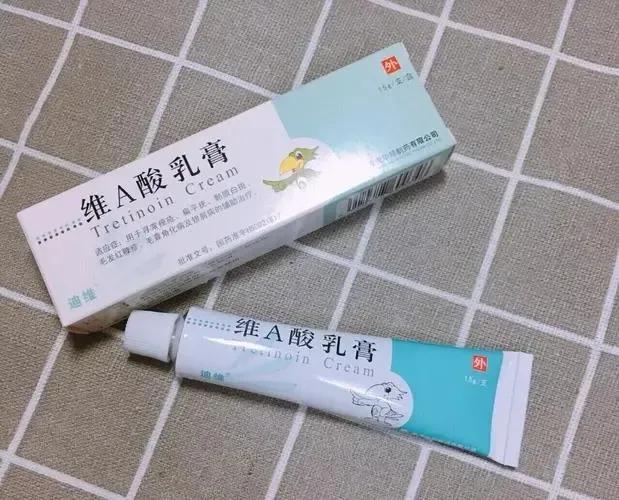 粗糙鸡皮肤女孩变得精致光滑