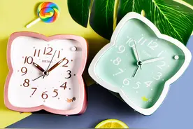 精工四叶草闹钟图片