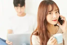 想成为被男人捧在手心里当珍宝的女人，会做4件事就够了图片