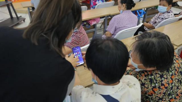 �������չ���ǻ�����֮�ҽ�����ѧ��С���򡱻