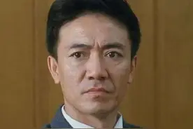 李幼斌：与前妻离婚净身出户，娶三婚的史兰芽，如今他值得吗？图片