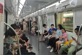 7月1日起，洛阳中小学生可免费乘坐图片