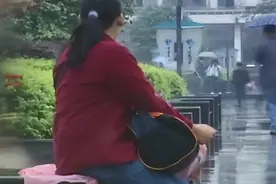 湖南罕见“双性人”，上半身女性下半身男性，因屈辱经历愿变女人图片