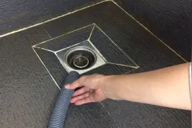 洗衣机排水管不能直接插在地漏里，特别是夏天，问题更多图片