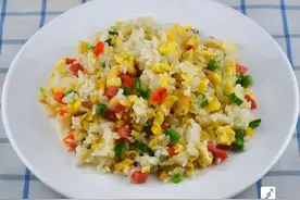 蛋炒饭是先炒蛋还是先炒饭？图片