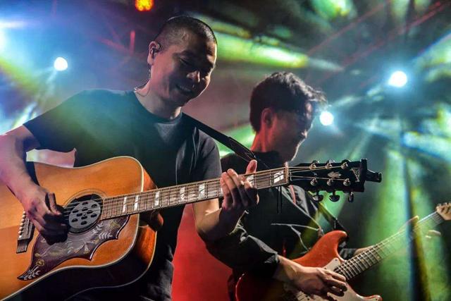 交个女朋友,还是养条狗?国内民谣乐队top10