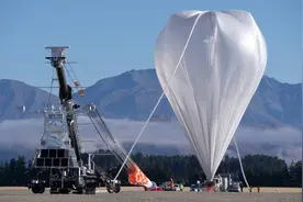 轮到中方动手击落了，不明飞行物抵近山东，解放军在黄海划下禁区图片