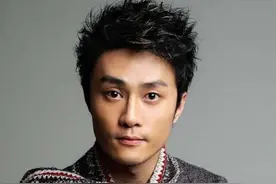 还记得《再见爱人》里的章贺吗？改名了？图片
