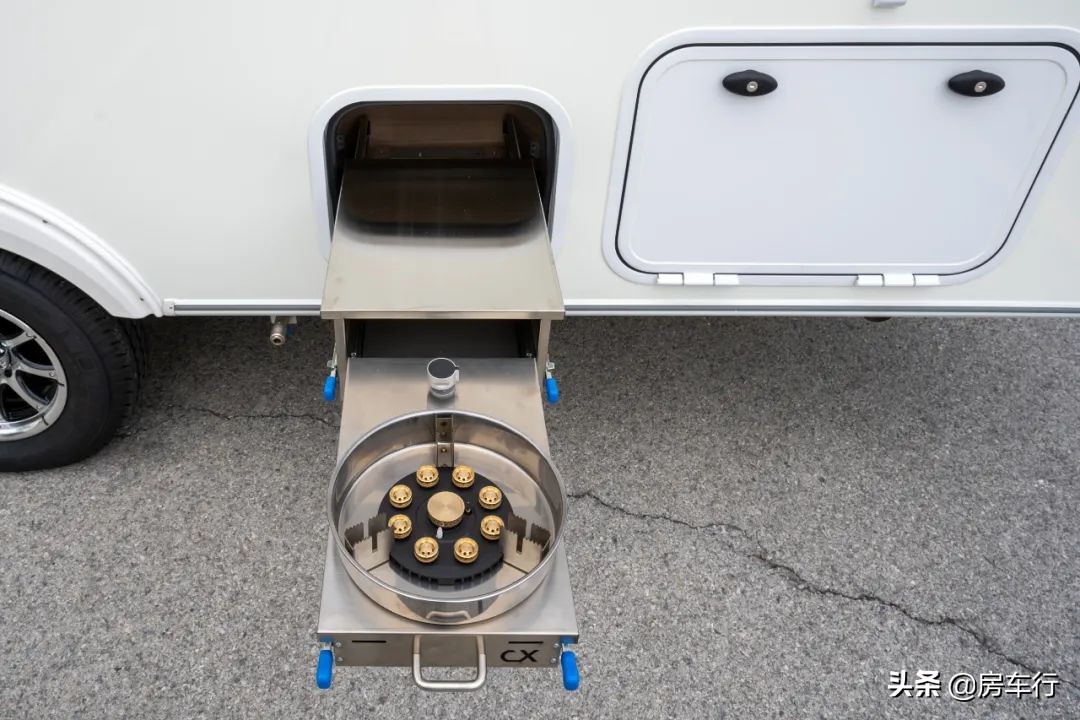 爱旅490拖挂房车_干湿分离房车设计_国产拖挂式房车那家强