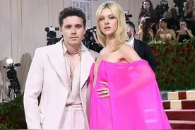 大布大秀恩爱：我身上100个文身，70个是为老婆文的图片