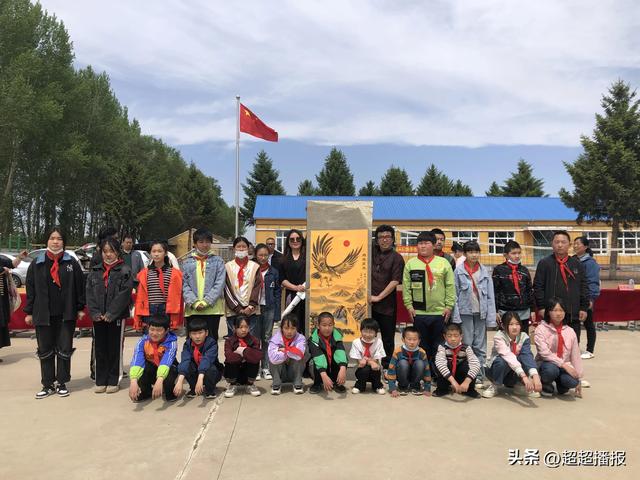 《关爱乡村儿童教育成长公益活动》浅记书画家盖洪才捐赠书画