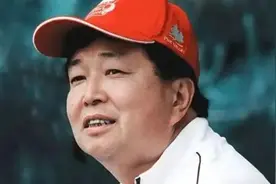 红牛创始人身价50亿美元，11个儿女都不争气，去世半年孙子就逃逸图片