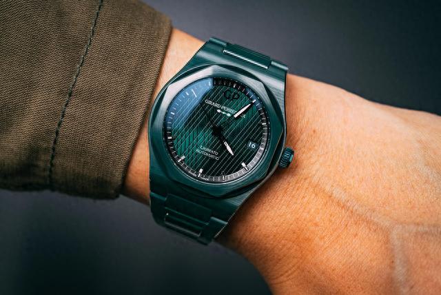 ֥�غͰ�˹�١����� ����ʵ����ɫ�մ��������