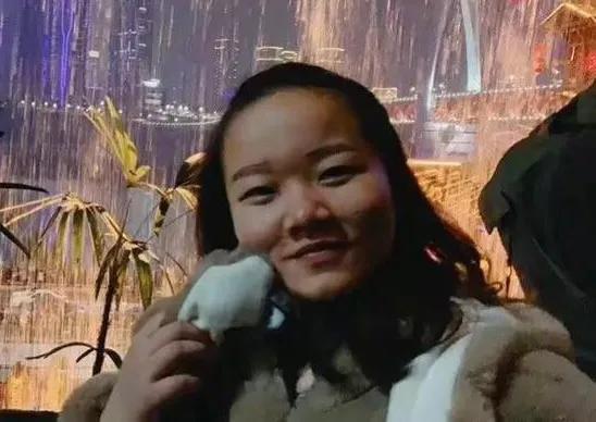 苏州杀夫女子曾跟公婆一起过中秋，尸体就在身边的冰柜，公婆不知