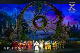 一生必看两次的顶级大秀《花漾剧客厅》今晚上演图片