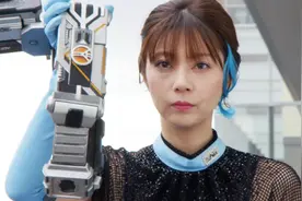 时隔多年，真理终于完成变身的梦想，这次她成为了假面骑士德尔塔图片